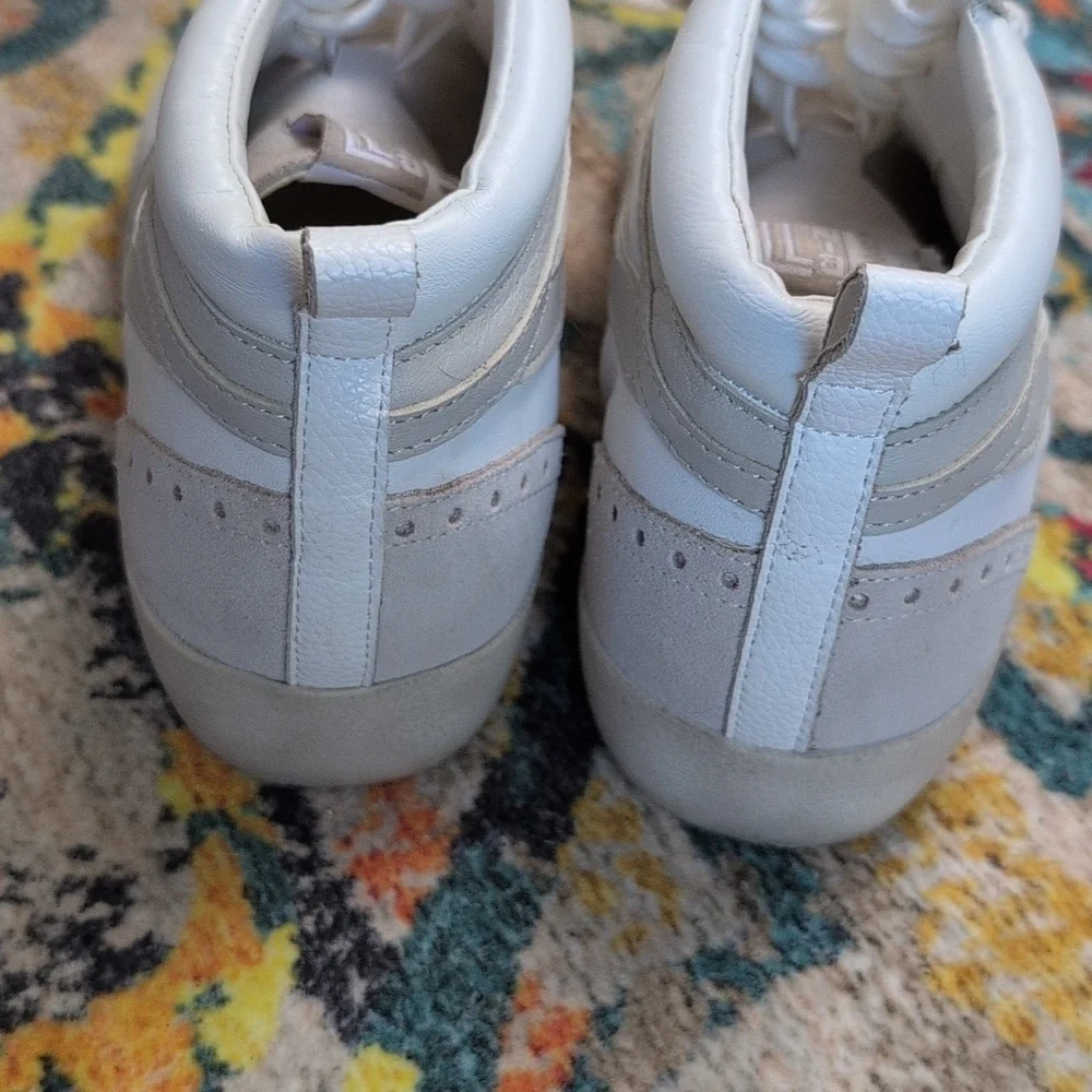 Gianni Bini white high tops Size 6.5M EUC